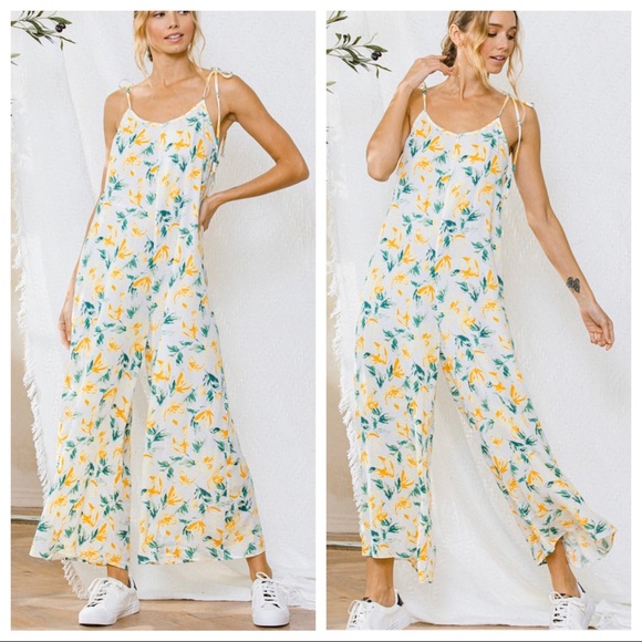 11 Hippie chic Boho Floral Sleeveless Wide Leg Jumpsuit - Picture 3 of 4
